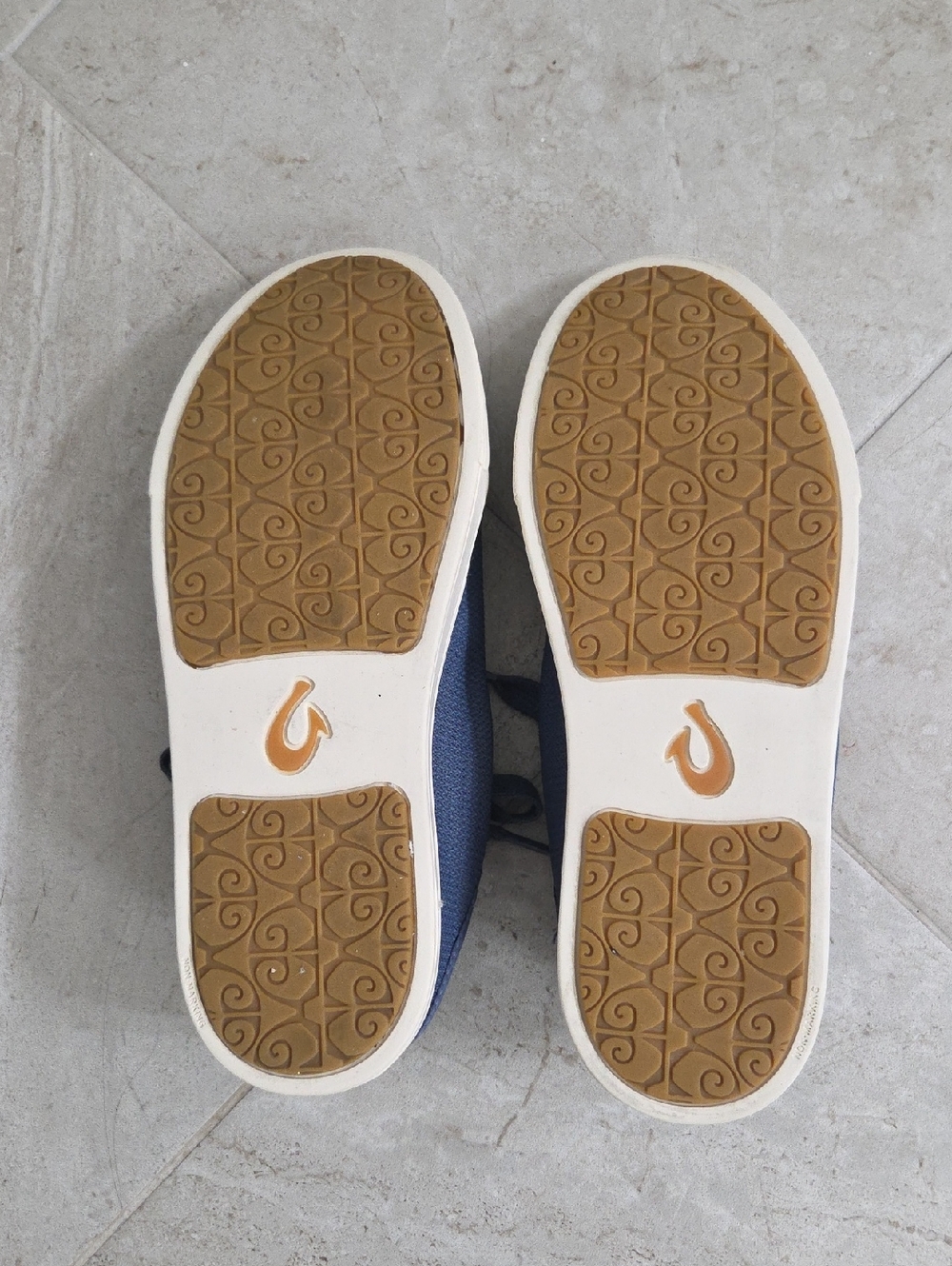 Pretty Blue Olukai Tennis Shoes In Great, Clean Condition! Size 8 - Picture 6 of 11